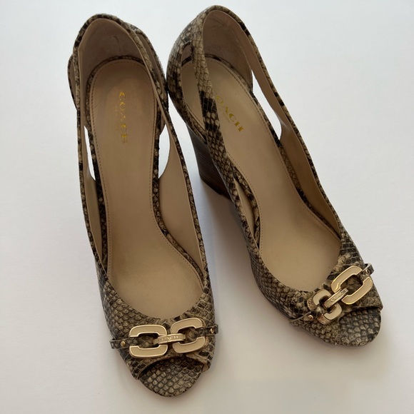Coach Wedge Heals - Picture 2 of 6